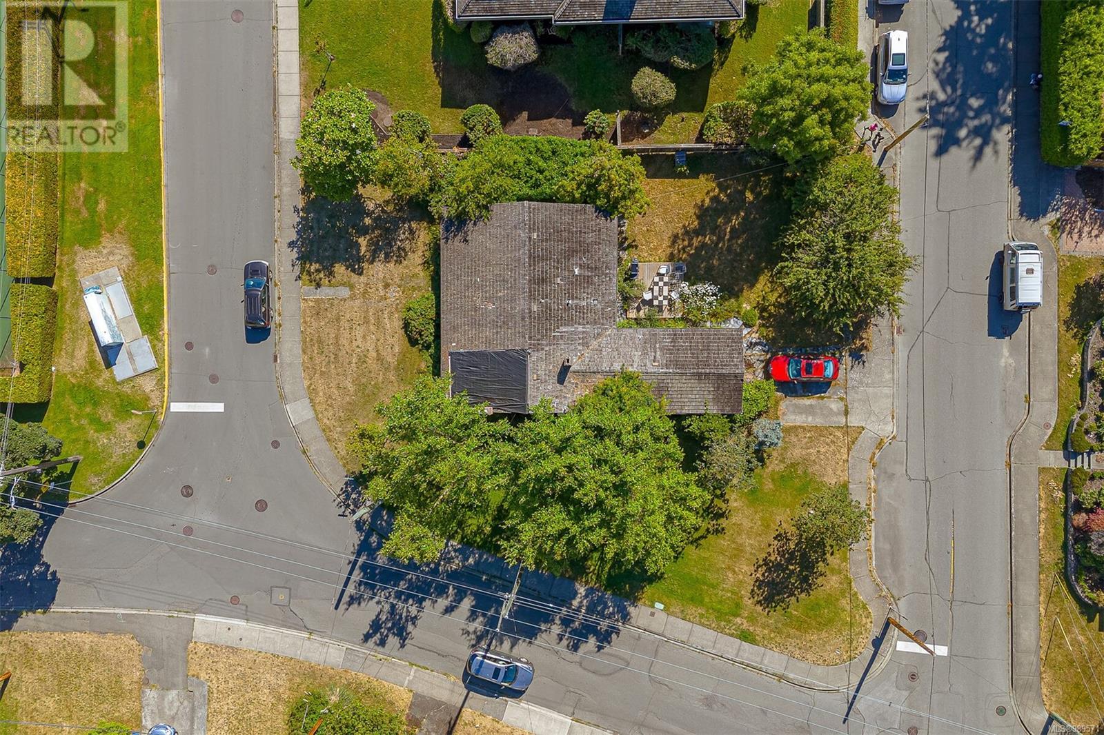 2409 Currie Rd