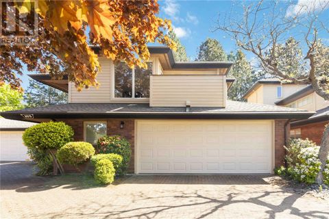 103 2345 Cedar Hill Cross Rd Oak Bay BC V8P5M8