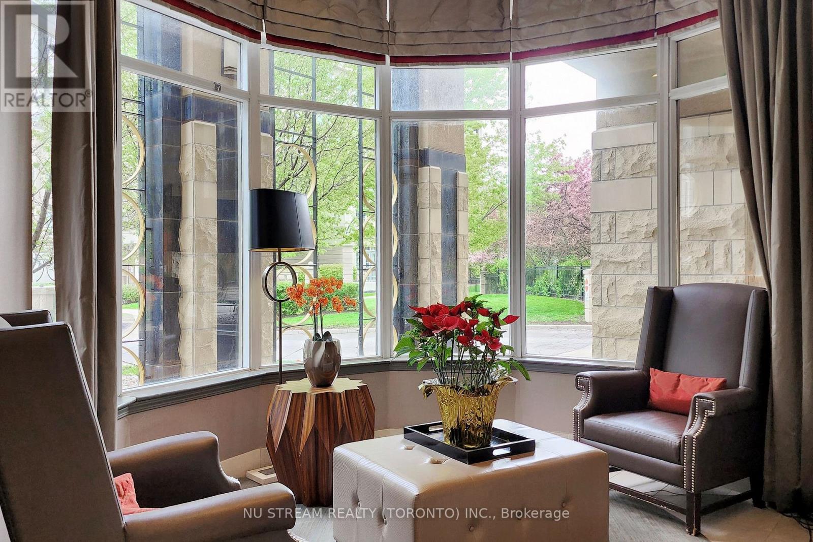 611 - 18 KENASTON GARDENS