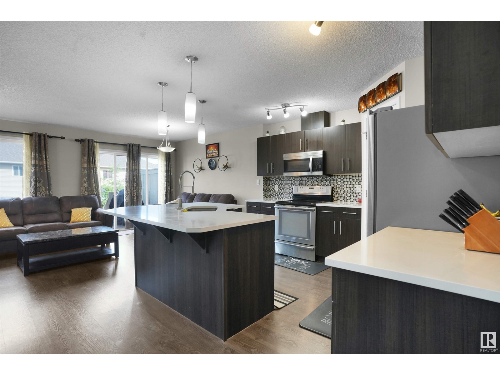 1673 CHAPMAN WY SW