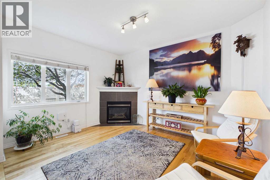 144 Simcoe Place SW
