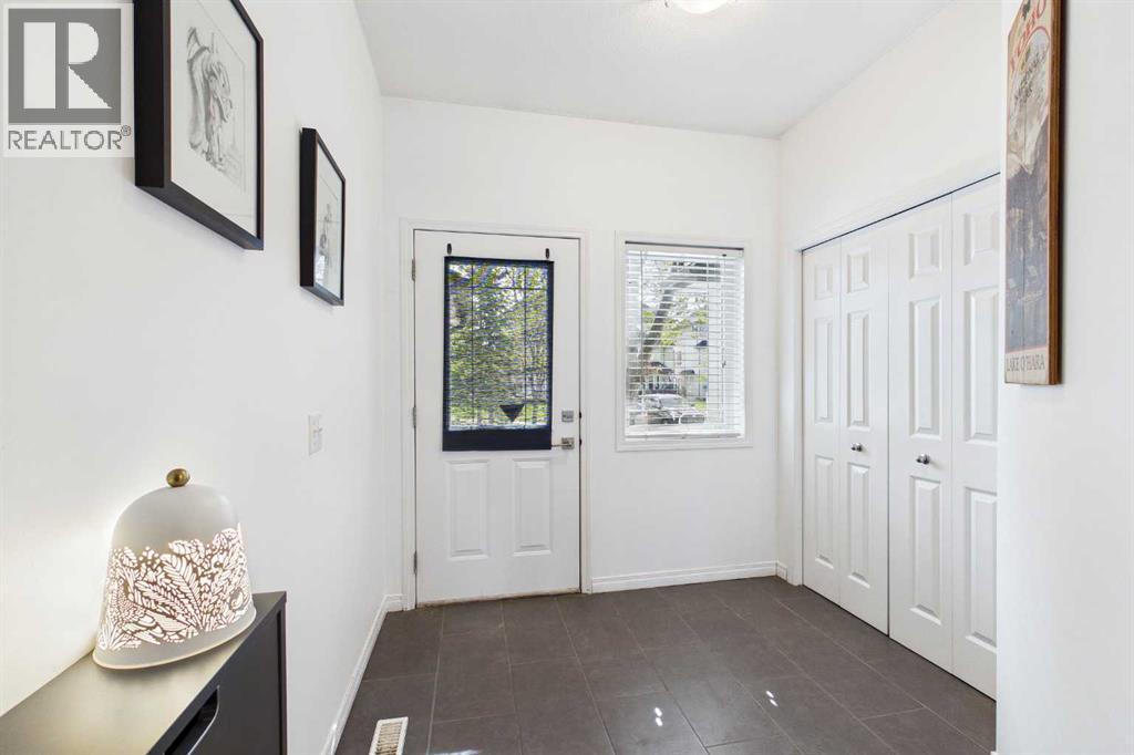 144 Simcoe Place SW