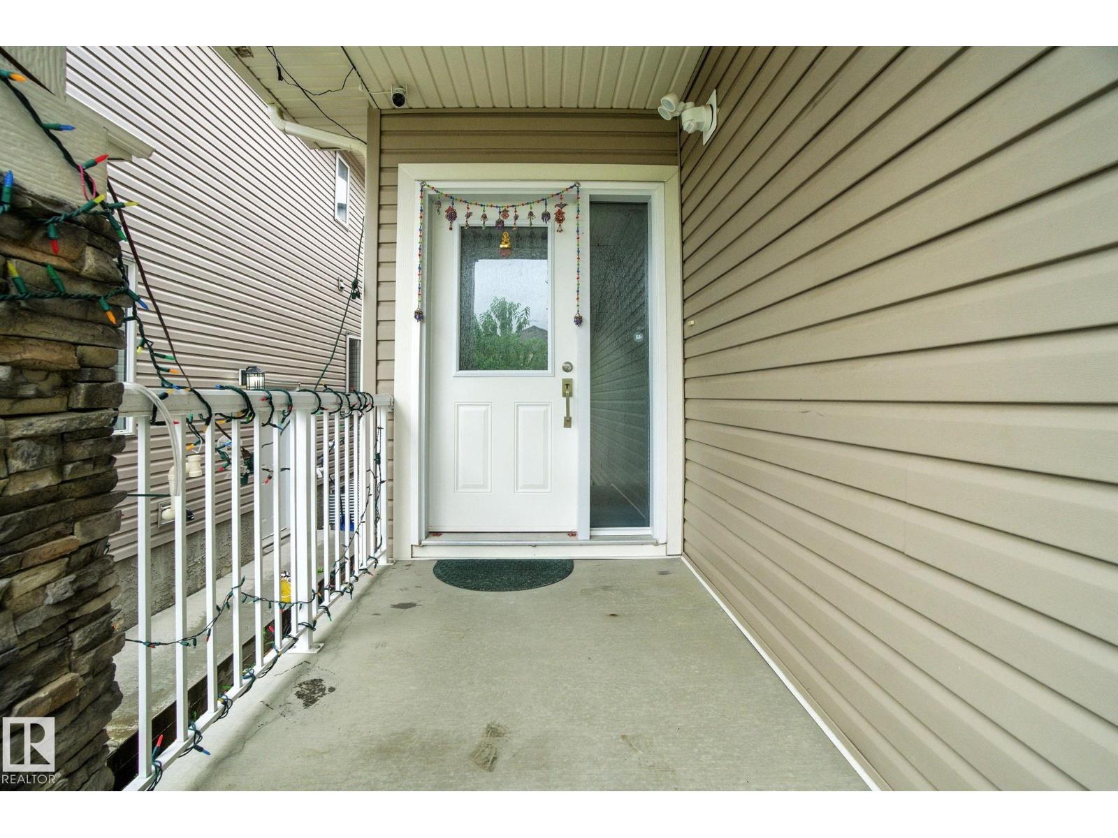 2419 17 AV NW