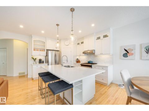 2532 BELL CO SW Edmonton AB T6W1J9