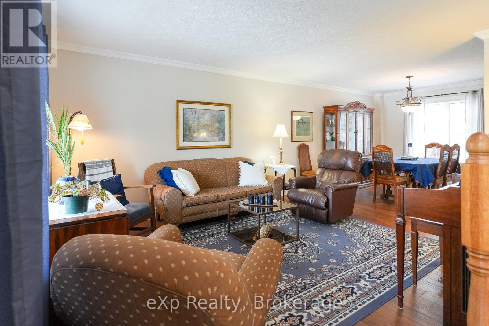 8 SANDPIPER COURT