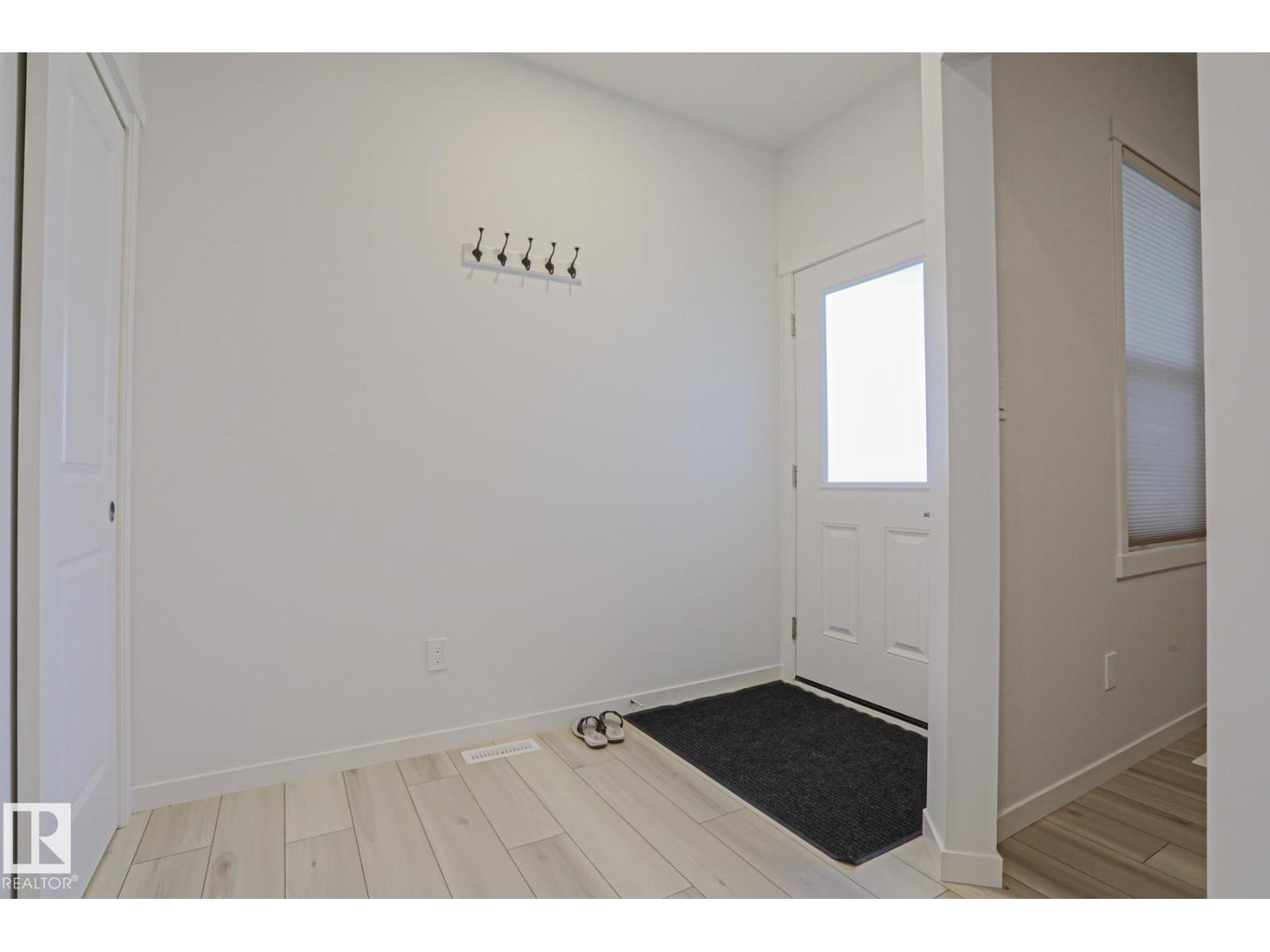 28 ROSEWOOD WY