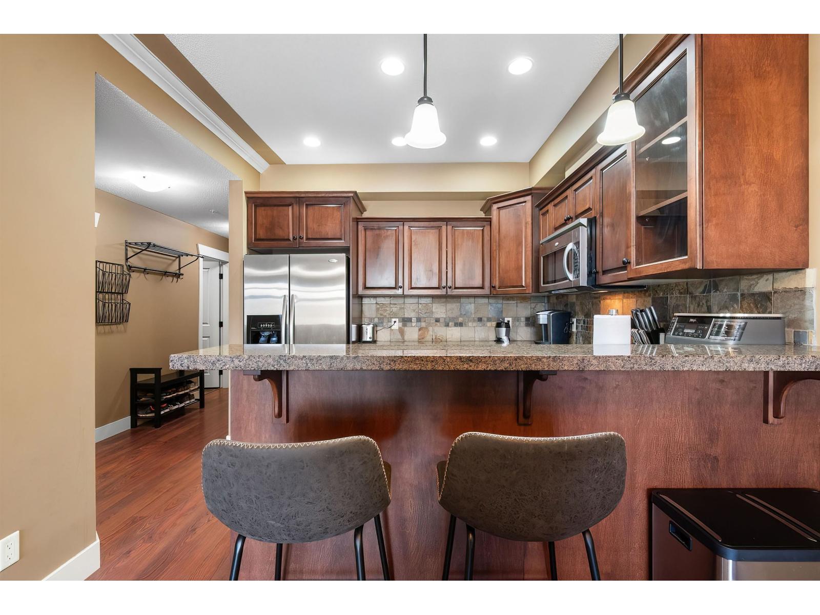 207 45893 CHESTERFIELD AVENUE|Chilliwack Downtown