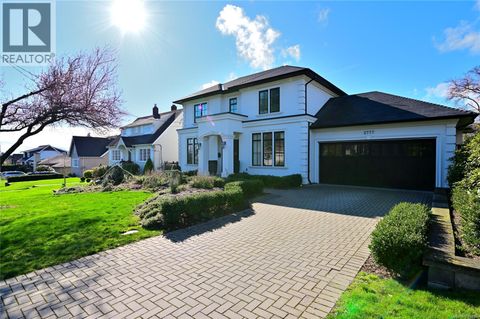 2777 Dewdney Ave Oak Bay BC V8R3M3