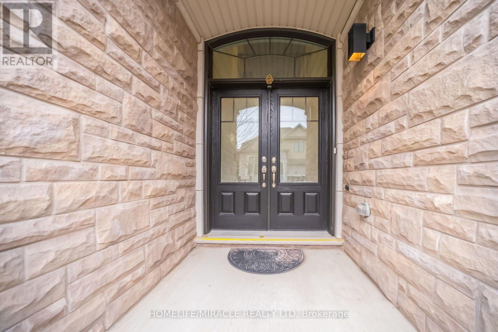 11 - 30 EMENY LANE