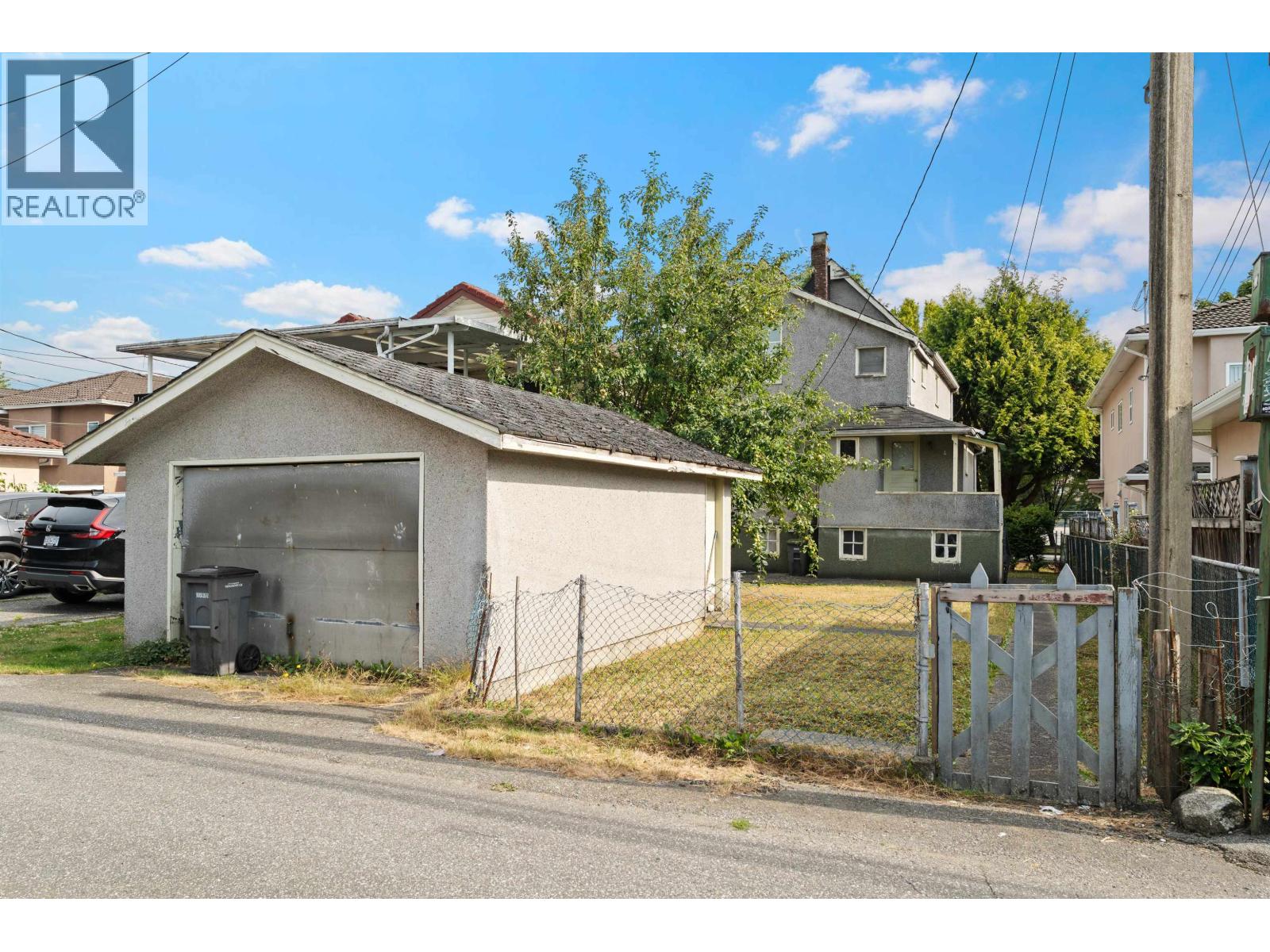 2673 PANDORA STREET