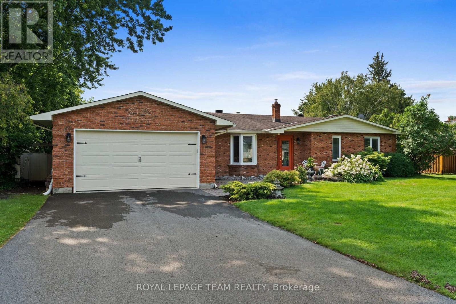 1282 FAIRWAY DRIVE