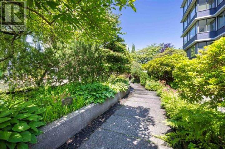 203 2167 BELLEVUE AVENUE