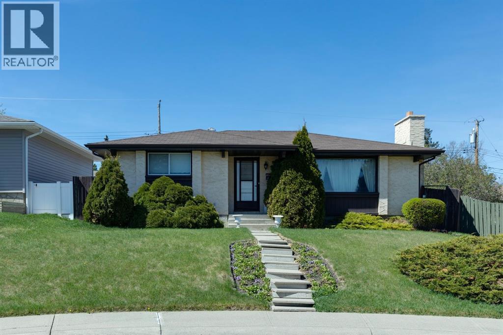 1132 Hunterston Hill NW