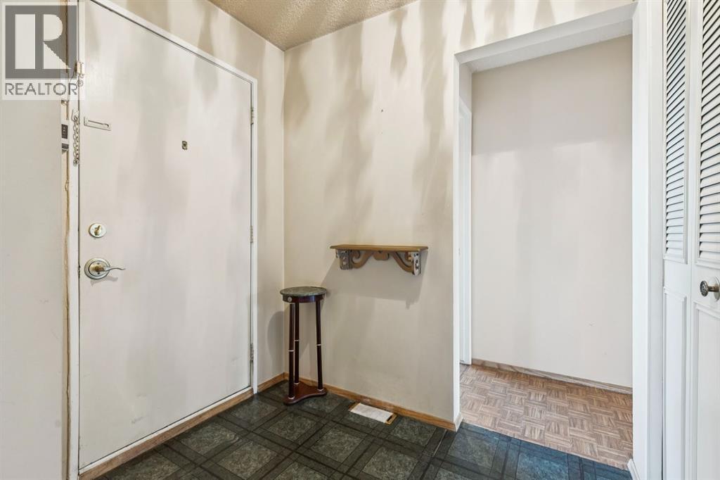 1132 Hunterston Hill NW