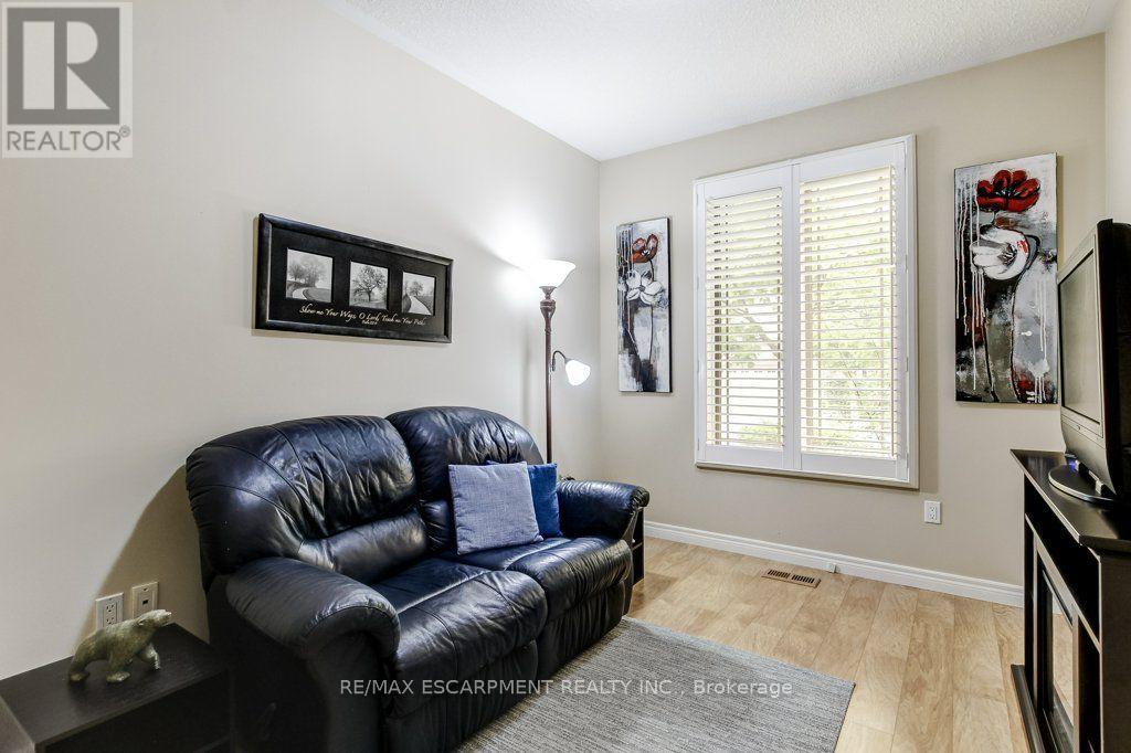 109 - 20 ISHERWOOD AVENUE