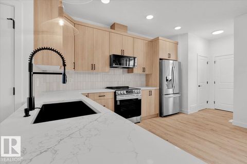 1321 KESWICK DR SW Edmonton AB T6W4V8