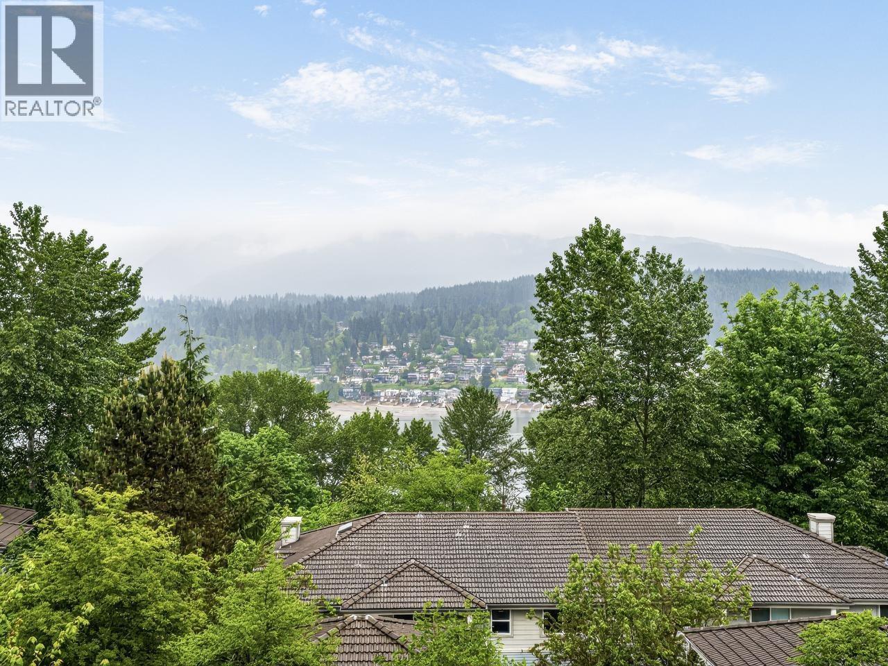 312 121 SHORELINE CIRCLE