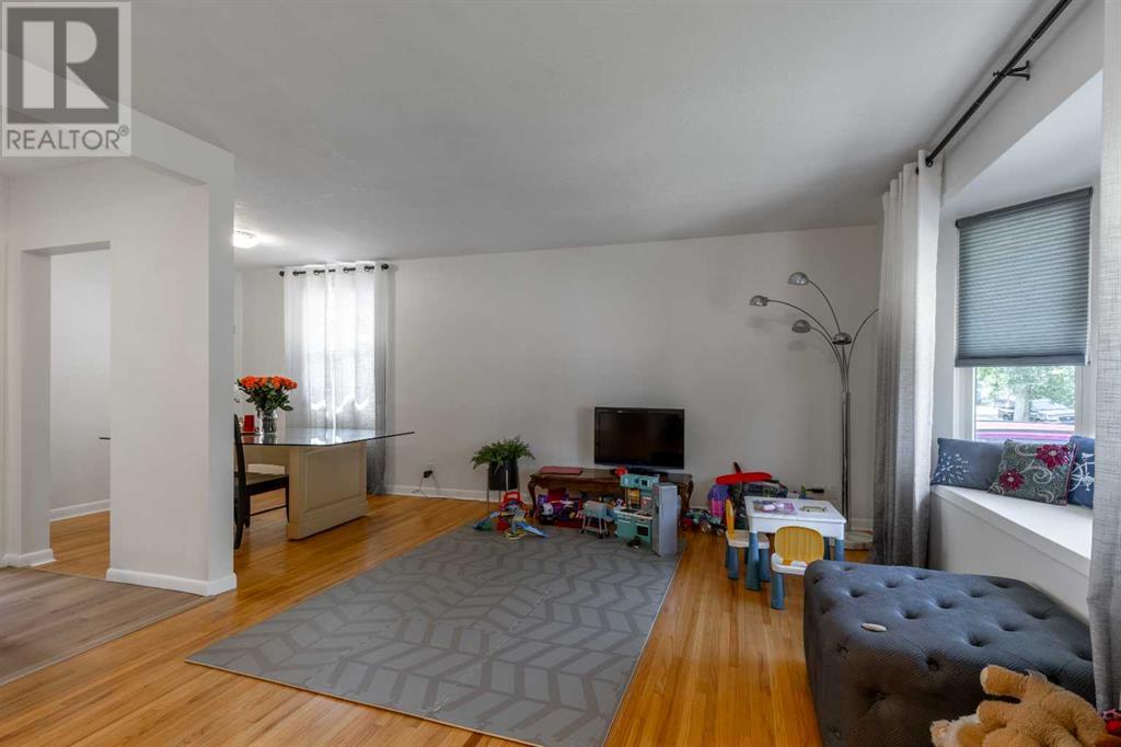 1910 12 Avenue S