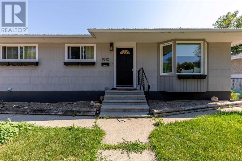 1910 12 Avenue S