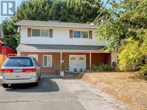 4378 Shelbourne St Saanich BC V8N3G3