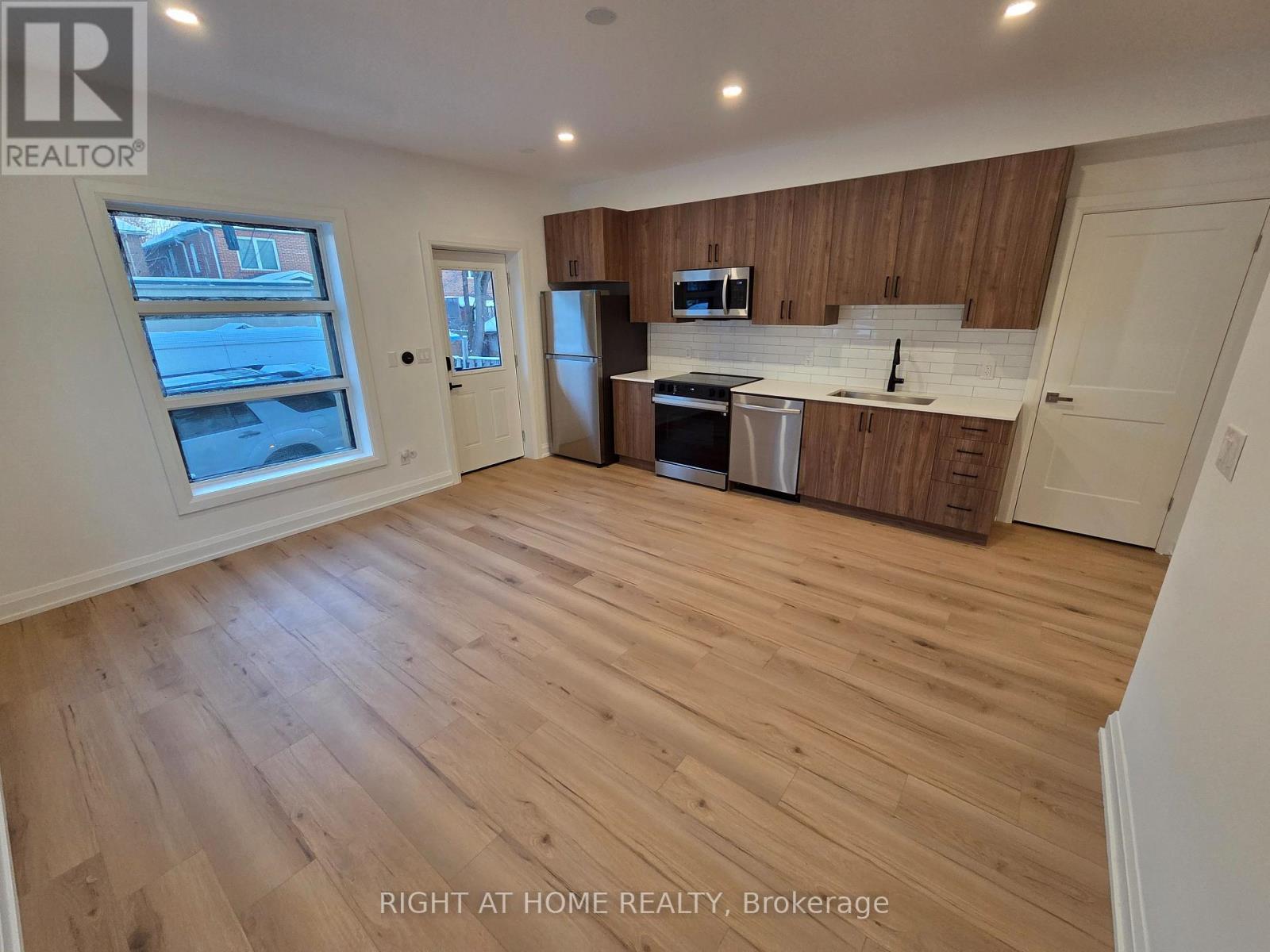 1R - 55 CAMBERWELL ROAD