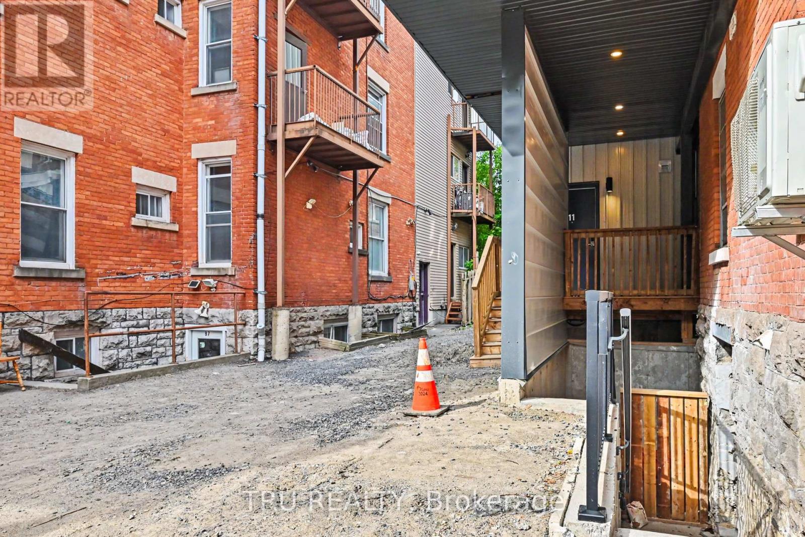 360 FRIEL STREET