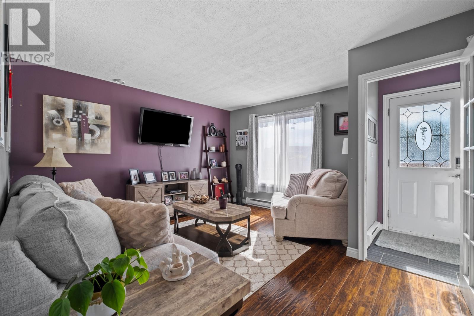 52 Lindbergh Crescent