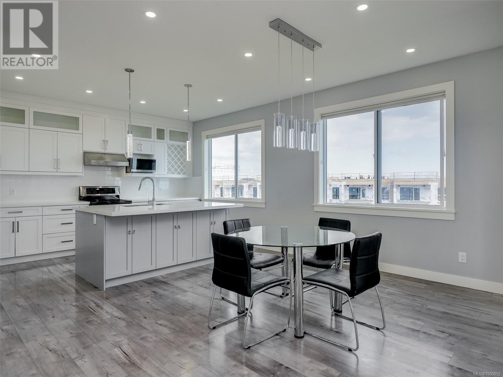 2362 Azurite Cres
