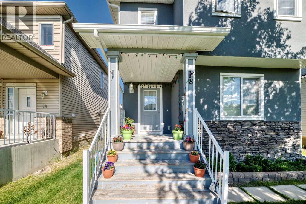18 Taralake Gardens NE