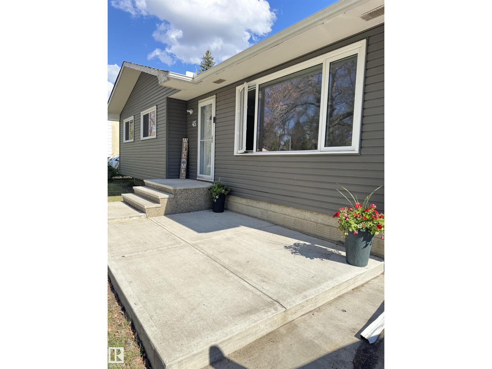 45 LAMBERT CR