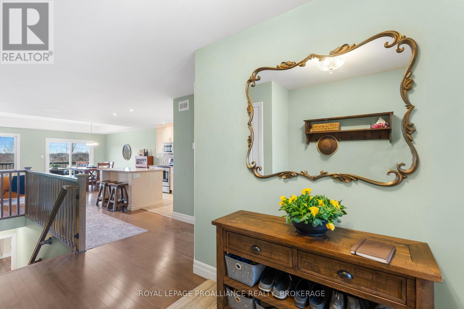 89 HARTWOOD CRESCENT