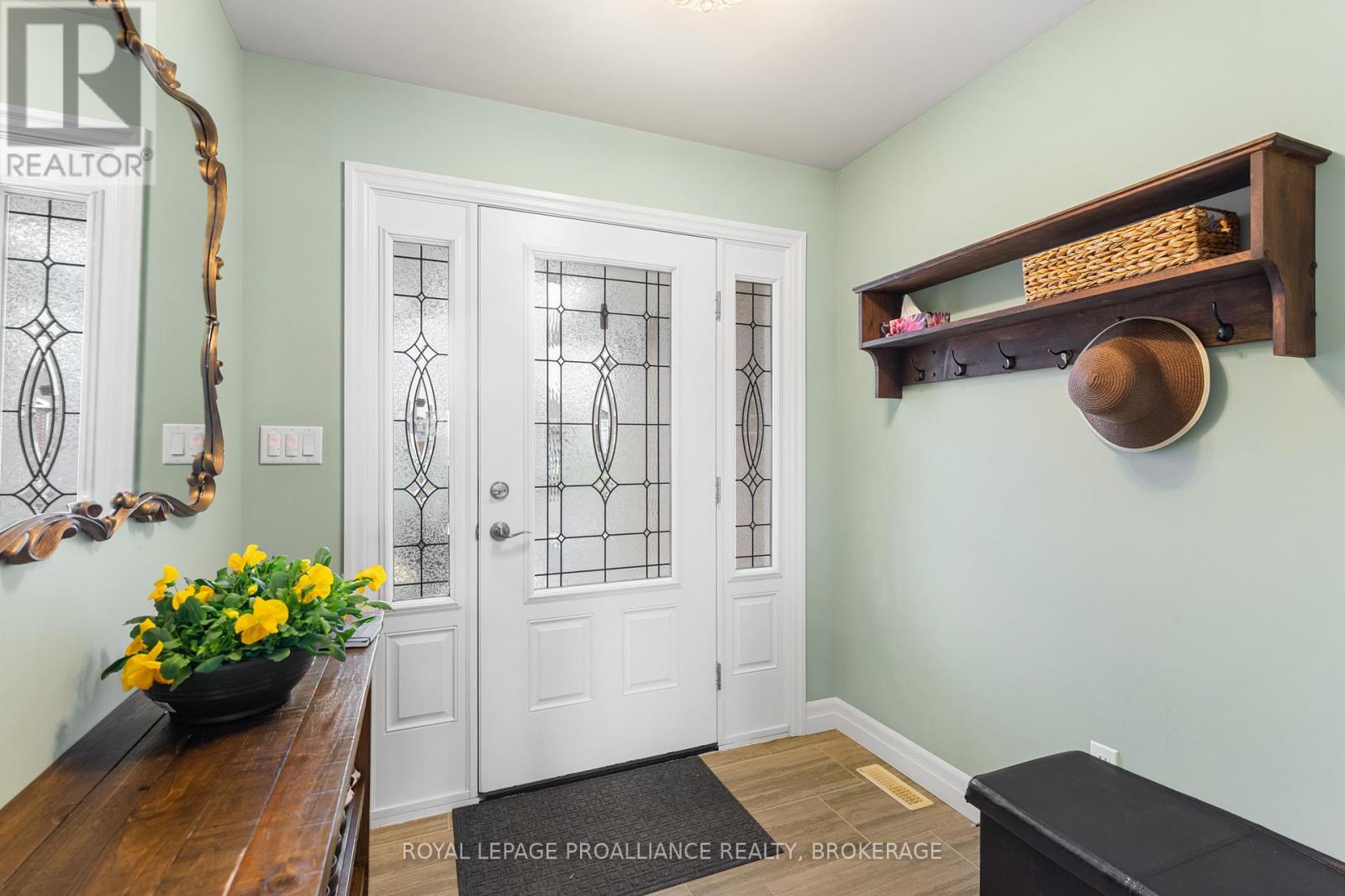 89 HARTWOOD CRESCENT