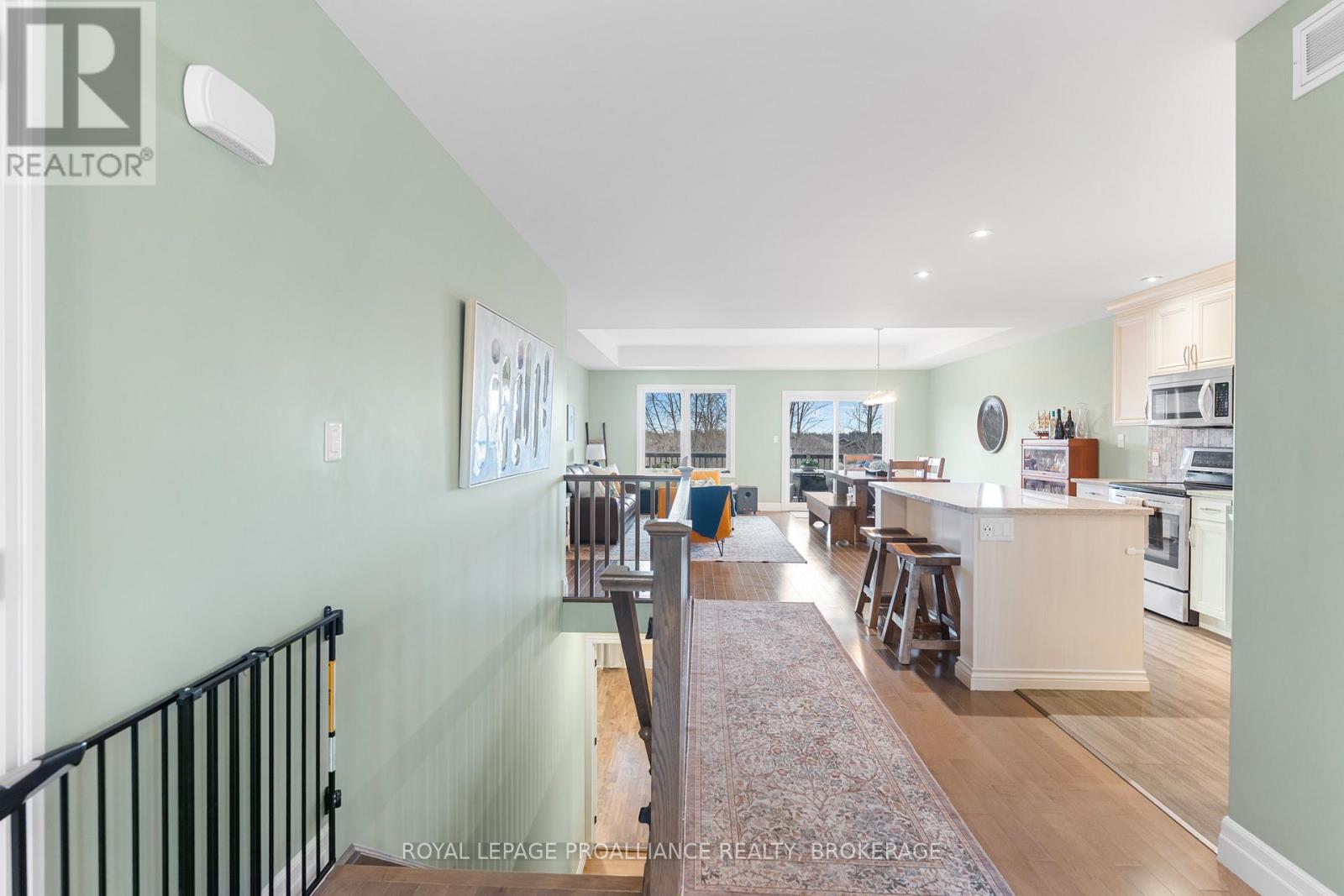 89 HARTWOOD CRESCENT