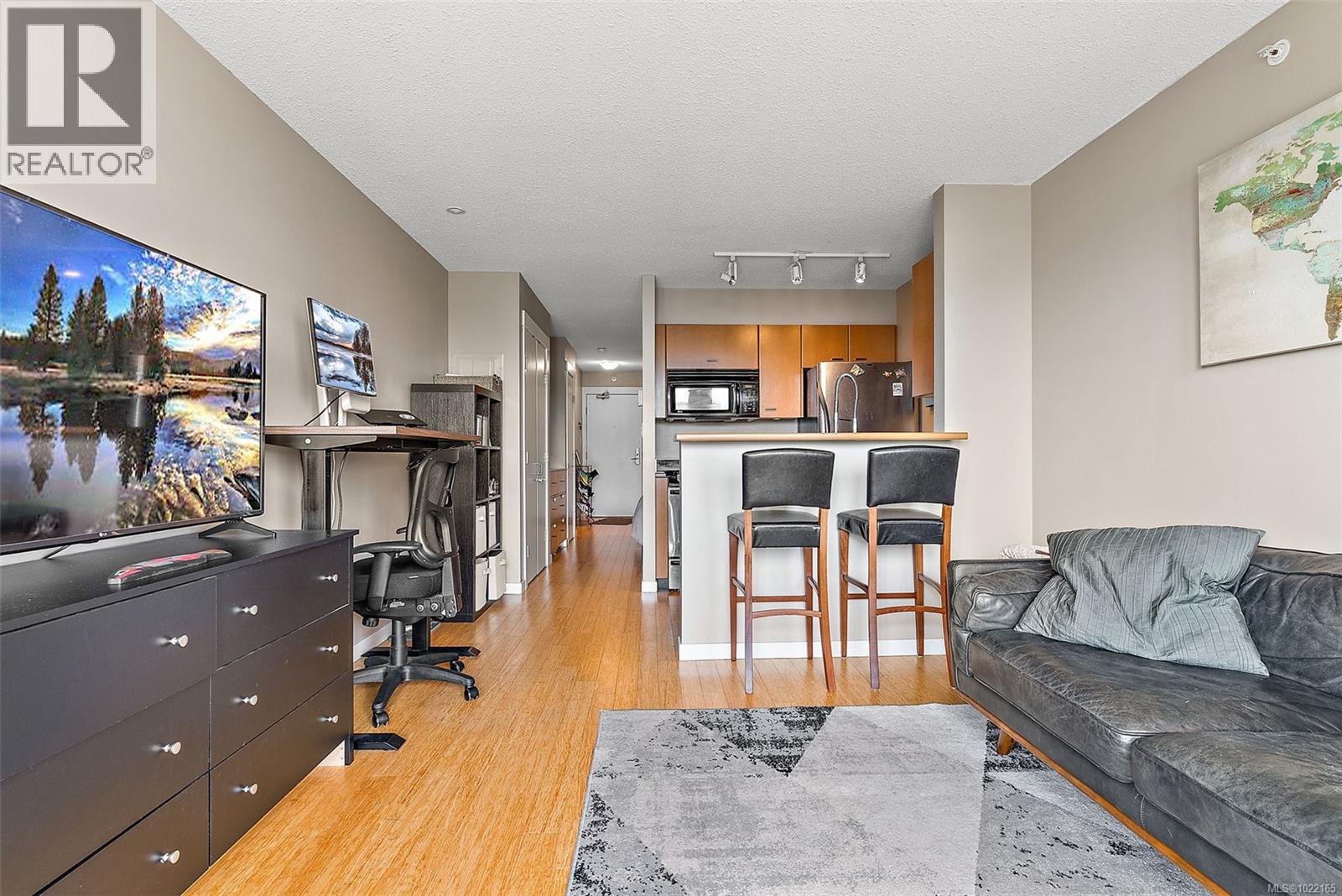 1103 751 Fairfield Rd