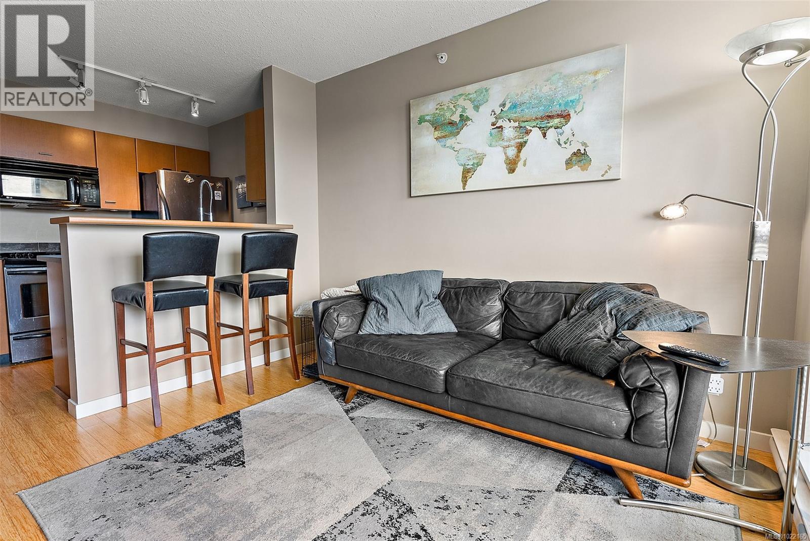 1103 751 Fairfield Rd