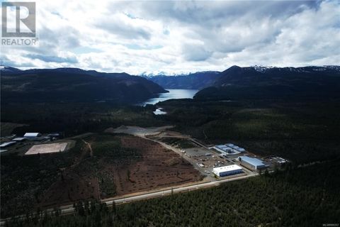 3901 Bevan Rd Cumberland BC V9N9M9