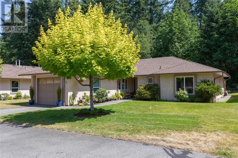 8 810 Chestnut St Qualicum Beach BC V9K2M6