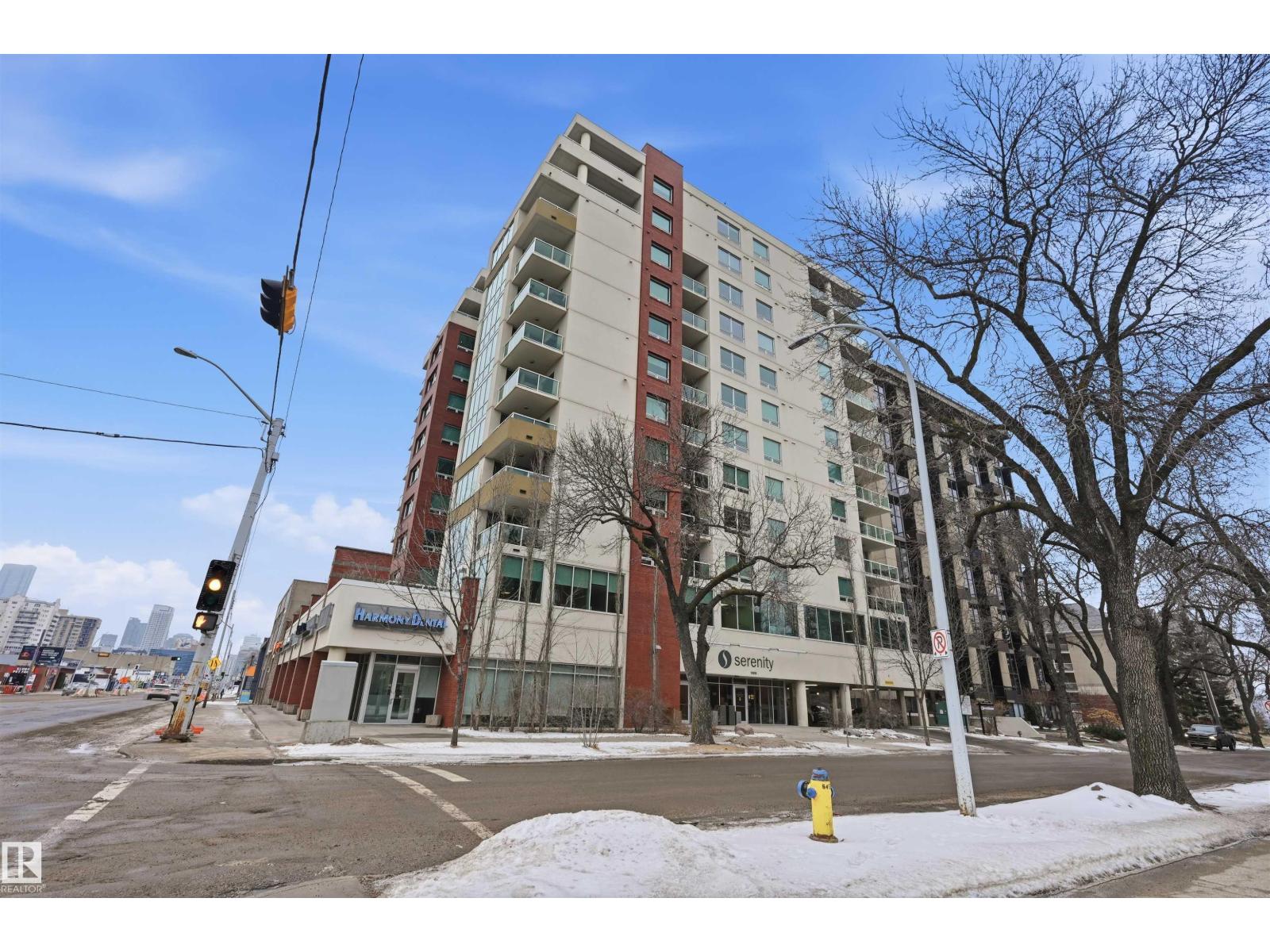 #805 10055 118 ST NW