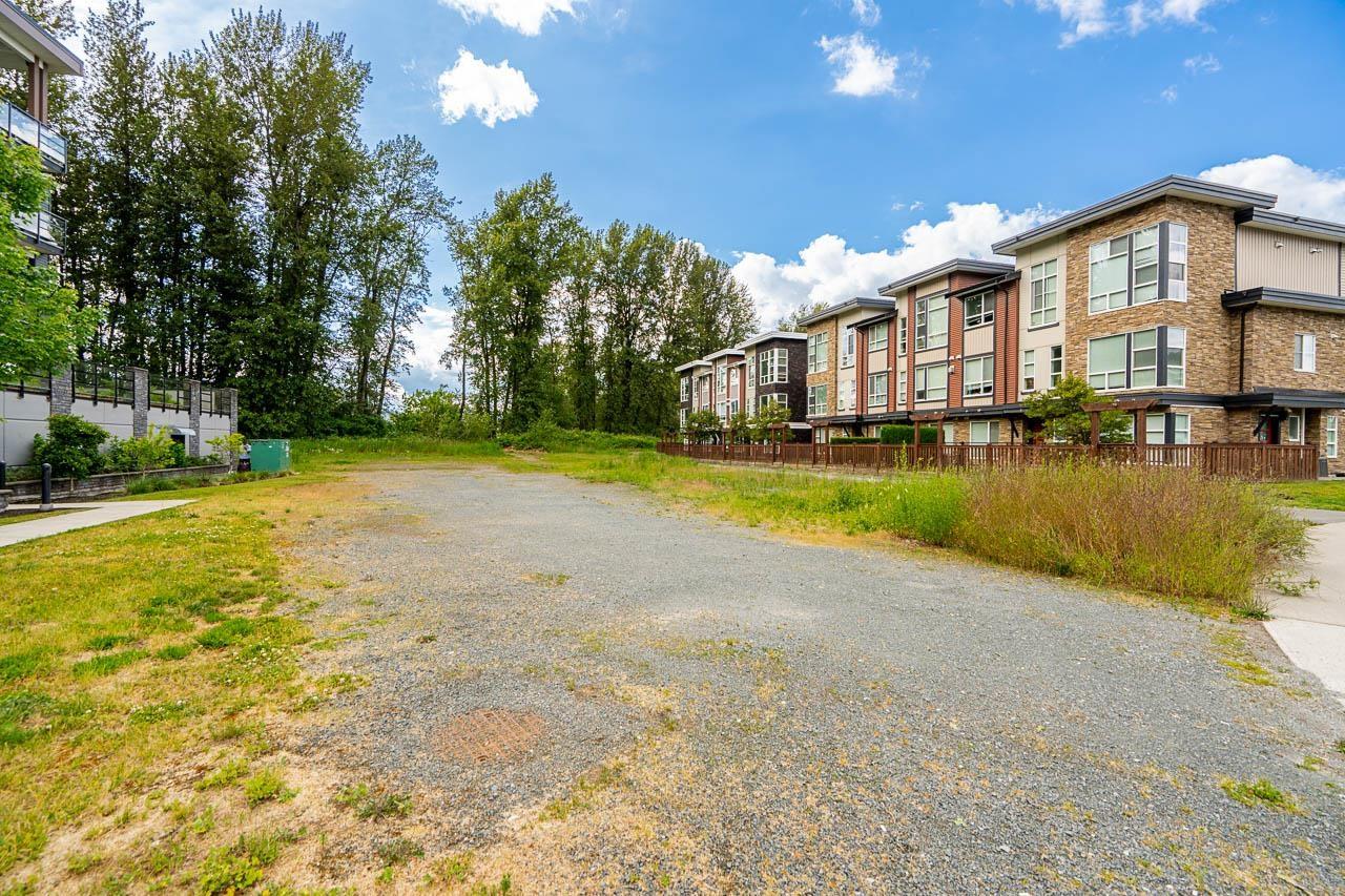 307 45562 AIRPORT ROAD|Chilliwack Proper South