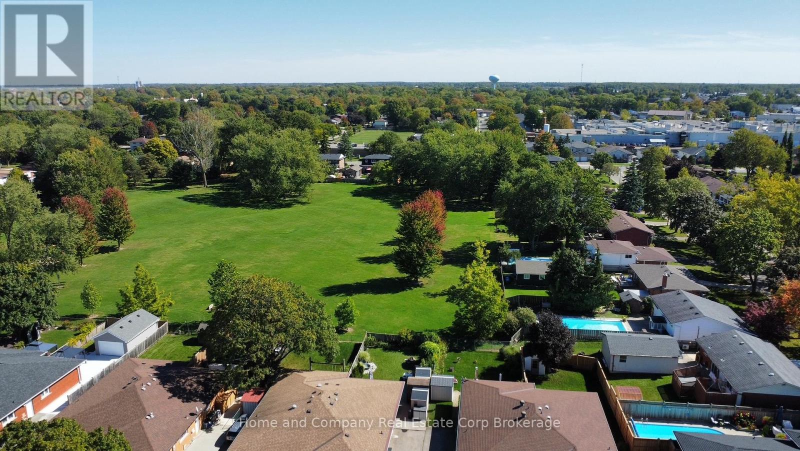 292 REDFORD CRESCENT