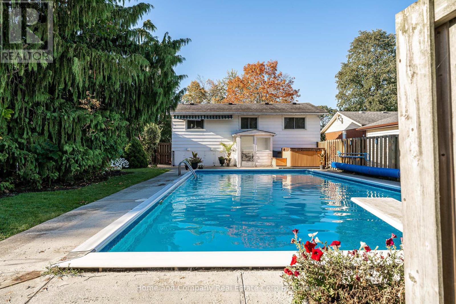 292 REDFORD CRESCENT