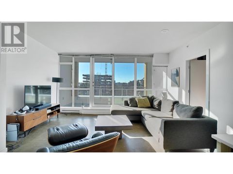 620 221 UNION STREET Vancouver BC V6A0B4