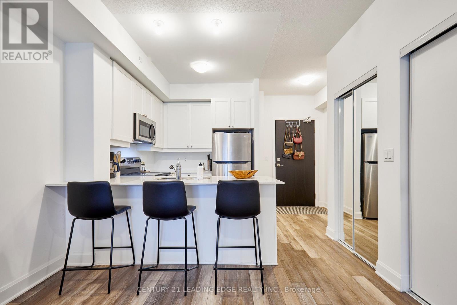 105 - 50 LAKEBREEZE DRIVE