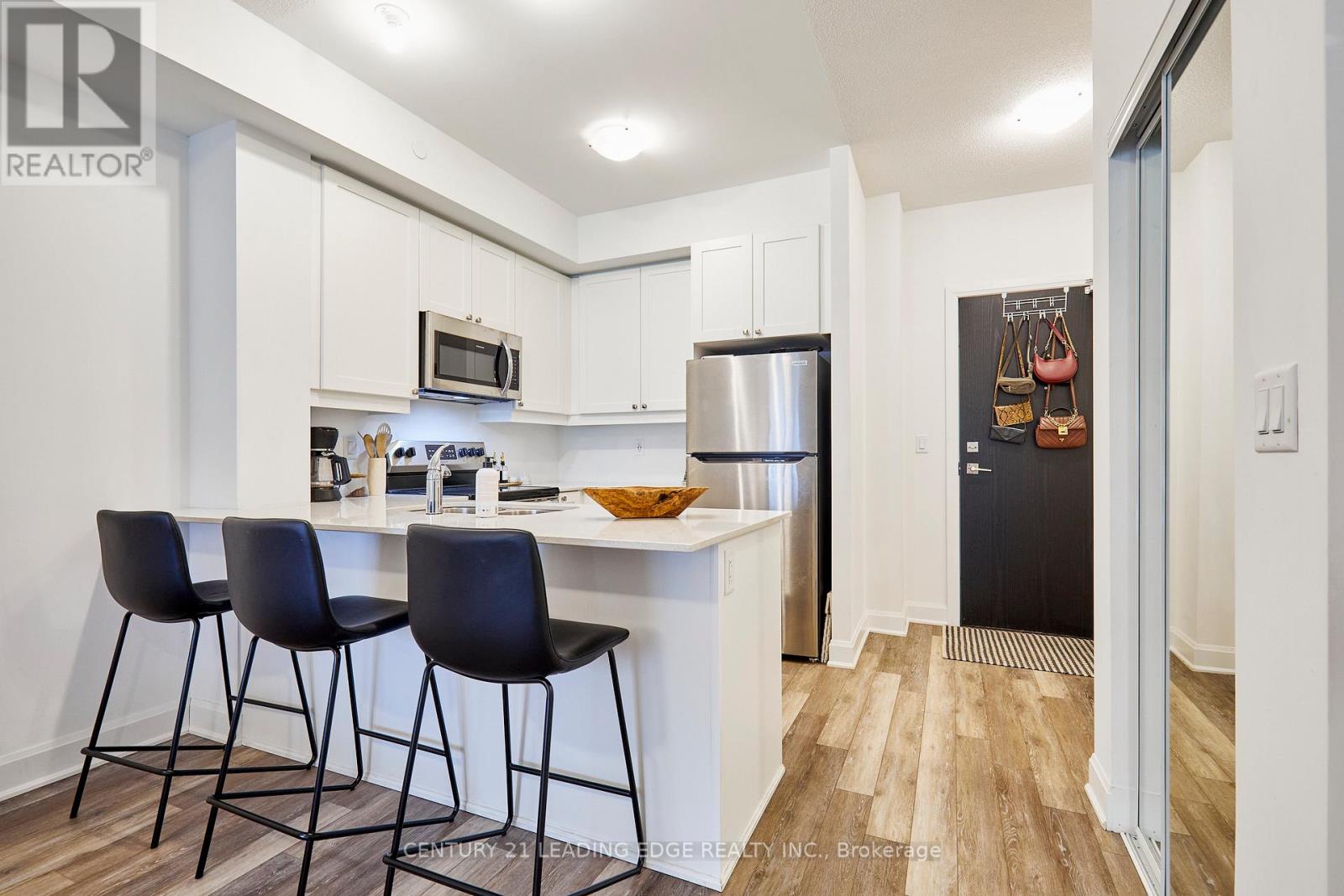 105 - 50 LAKEBREEZE DRIVE