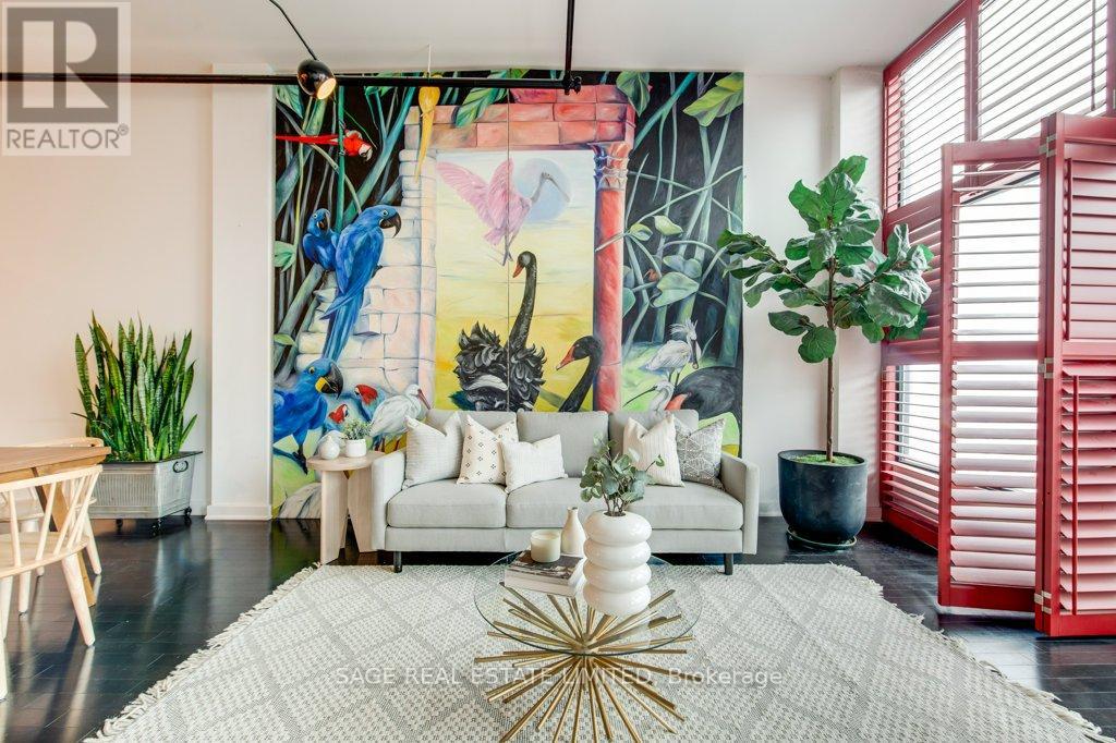 521 - 43 HANNA AVENUE