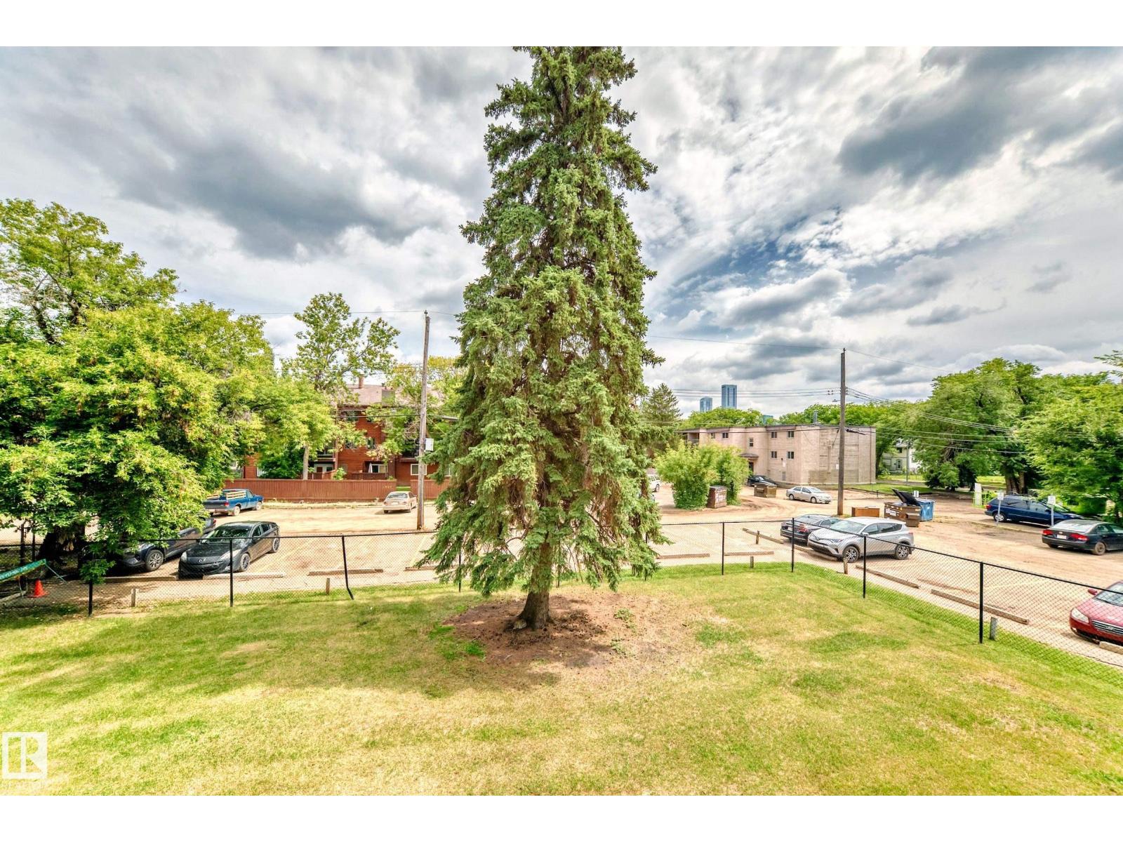 #202 10835 114 ST NW