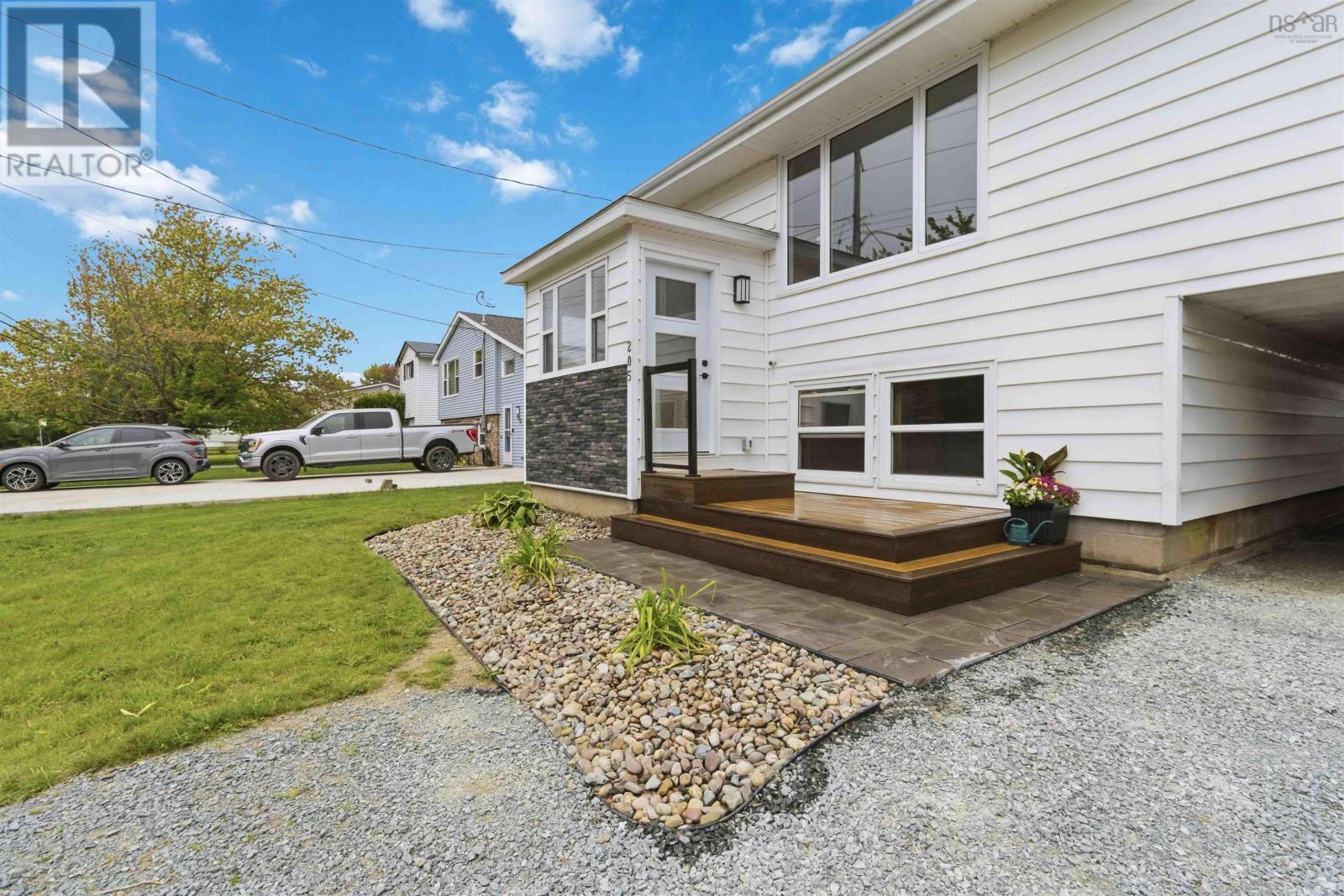 205 Montague Road - Photo 3