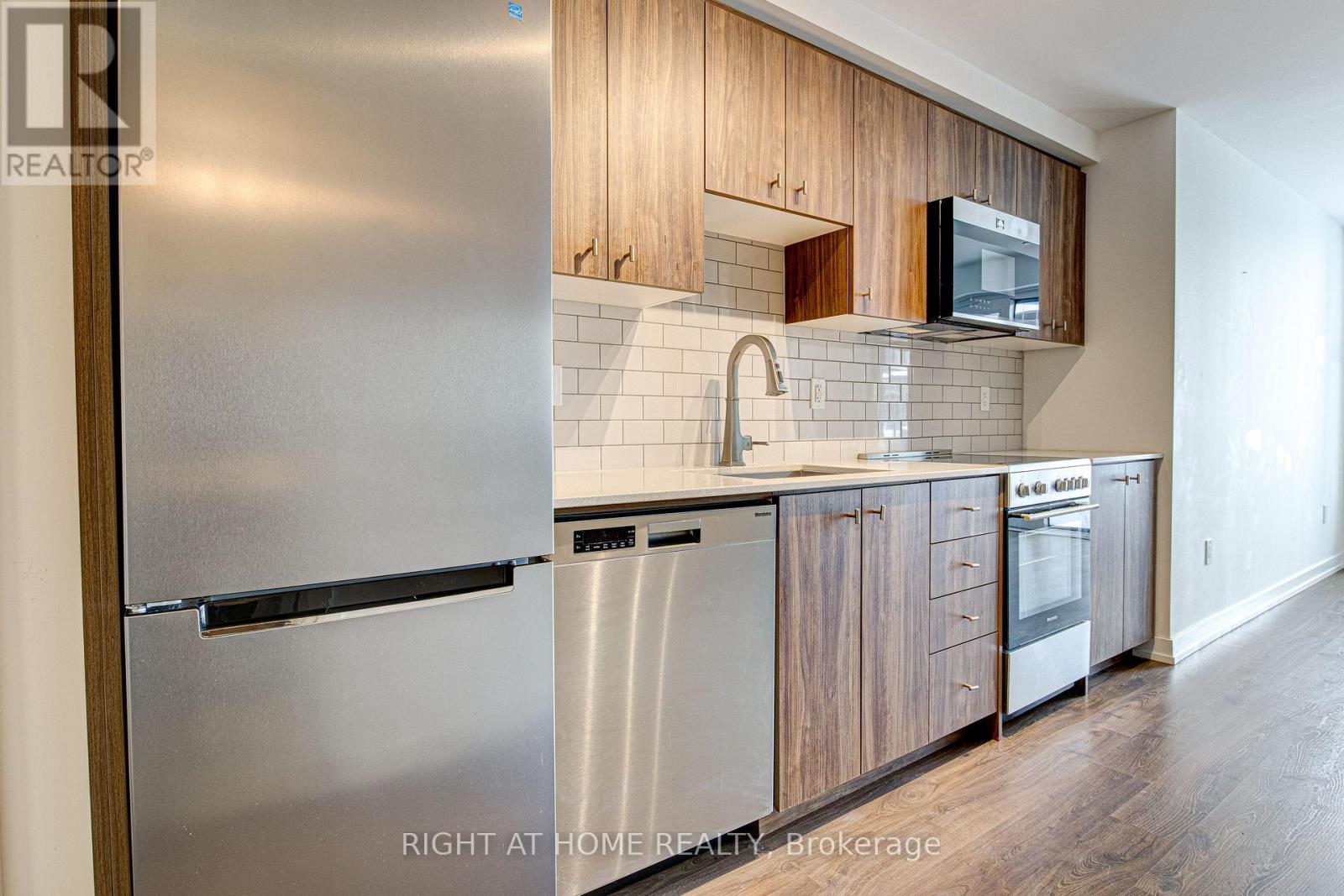 2905 - 15 WELLINGTON STREET S