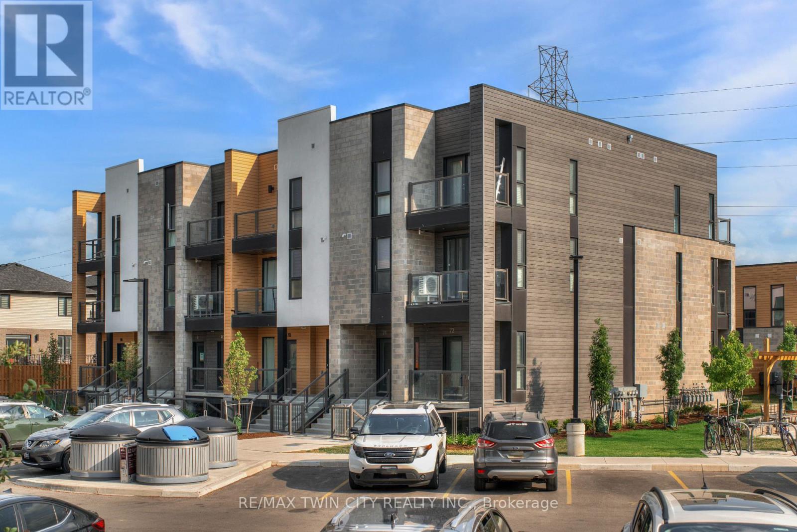 86 - 261 WOODBINE AVENUE