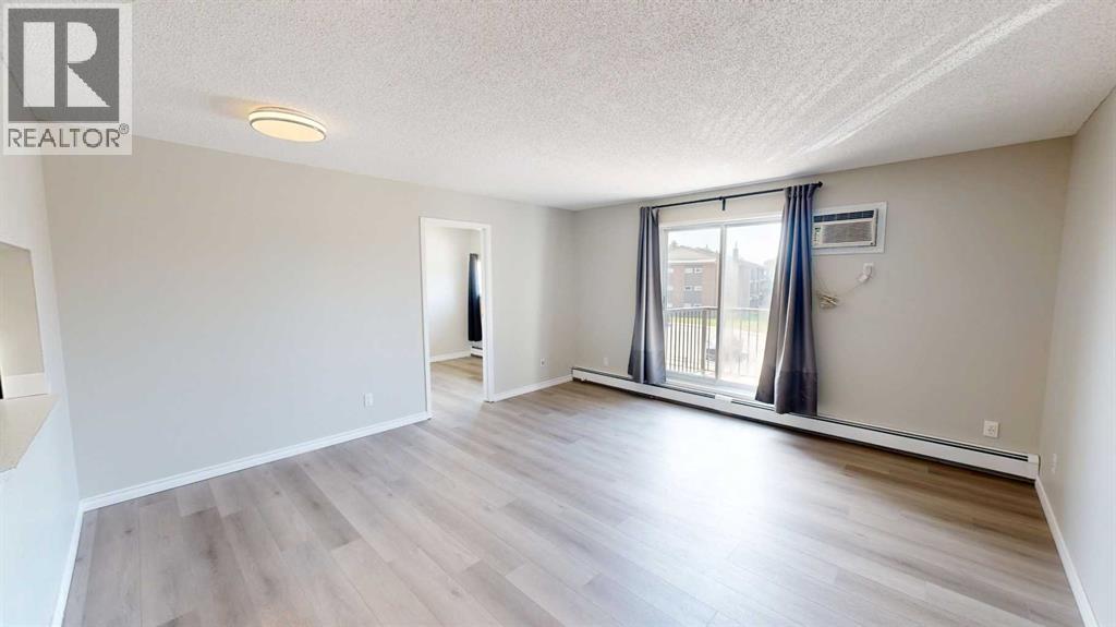 311, 401 Columbia Boulevard W